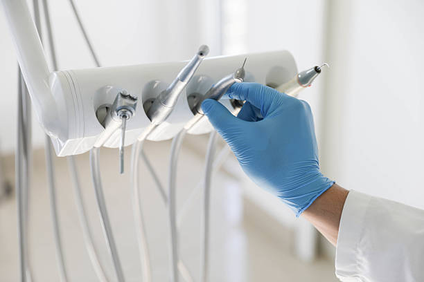 Professional Emergency Dentist technician working in Bonnetsville, NC